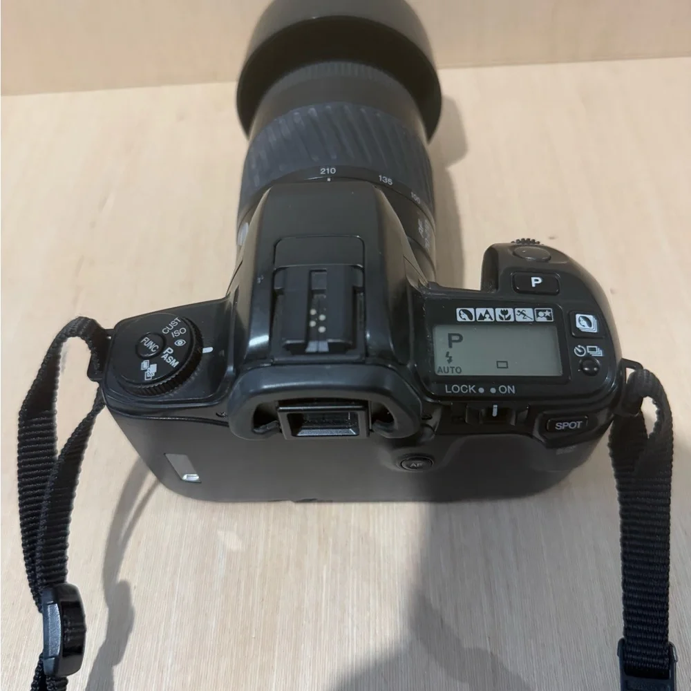 Minolta Maxxum HTsi AF 35mm SLR Camera w/70-210AF Lens Untested w/Film Buy As Is